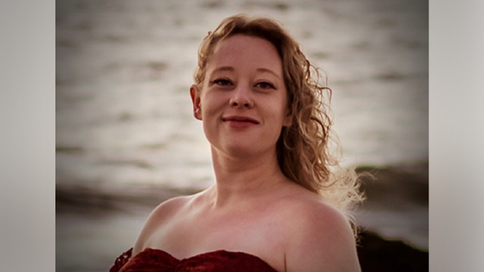 数千民众街头抗议！美移民局特工当街枪杀女子引轩然大波