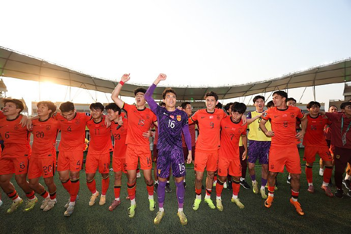 李昊的点球心理世界杯-足球赛事比分体育网战：U23国足门将如何用智慧赢得关键战役？