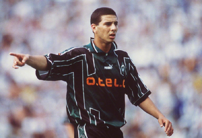 足球直播- NBA直播- 世界杯专业赛事超清Live德甲外籍射手榜从皮萨罗到克拉马里奇的演变揭示了德国足球联赛怎样的全球化战略与历史传承？