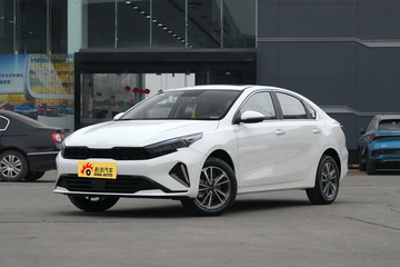 空间足够，操控给力，最高还能便宜4.44万，这样的起亚K3不来一沓？