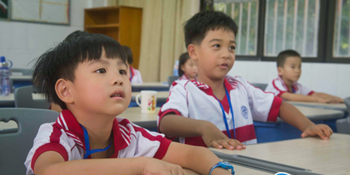 广外外校480名新生迎开学 一年级就开始住校