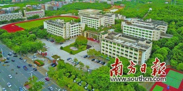 今年高考惠州一中两人进入广东省文科前十名