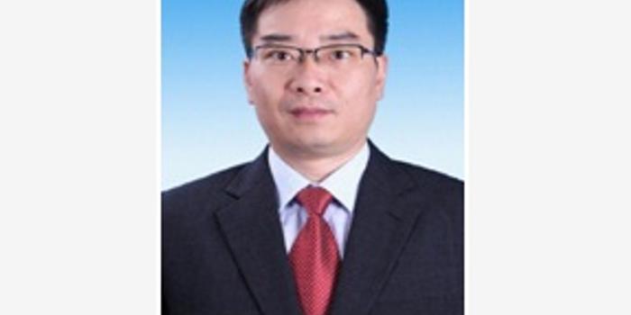 广东珠海市委副书记兼市长李泽中接受组织