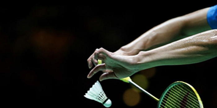 世界羽联发球新规:击球点高度不能超过1.15米