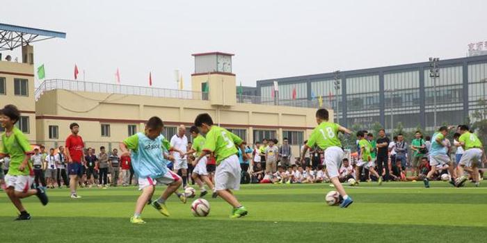 广州市中考改革拟把足球作为体育统一考试项目