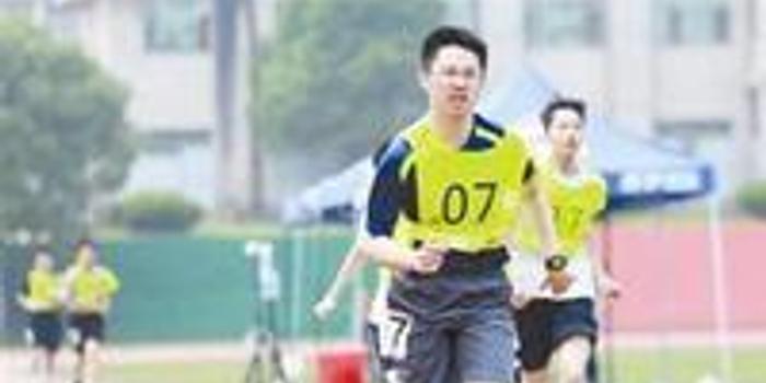 广州中考提高耐力跑标准遭家长质疑 教育局:还