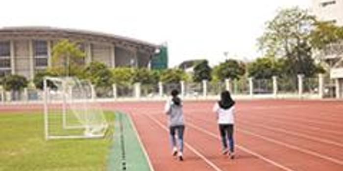 广州大学要求学生开展课外长跑 不达标无体育