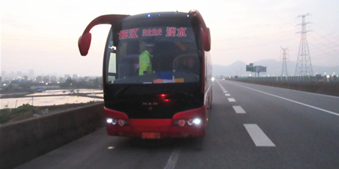 珠海女子坐大巴去深圳被弃半路 只因司机点错