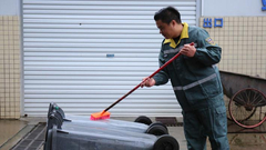 环卫工连续三年春节坚守在岗