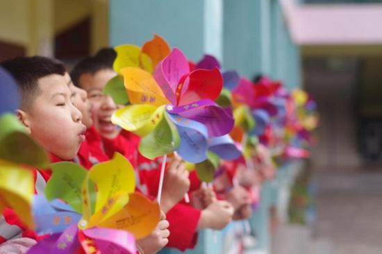 古蔺县成龙学校“七彩帆”活动现场