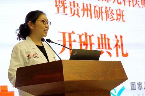 图:学员代表分享参训感言