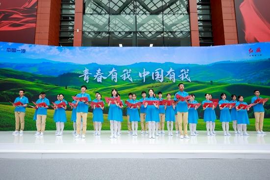“红旗梦想自强班”学生诗朗诵《青春有我,中国有我》