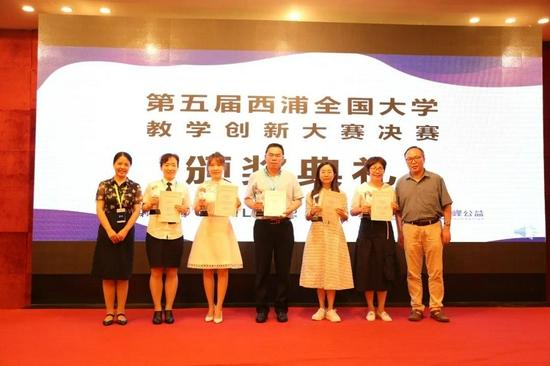 右2为张淑娟老师