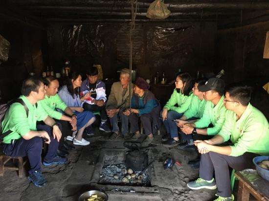 在云南禄劝,李锦记希望厨师组对申请人张意红进行家访