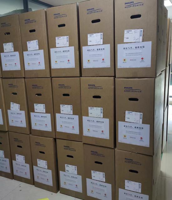 图:中国红十字会首批援助印度抗疫物资整装待发
