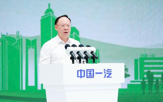 中国一汽董事、总经理、党委副书记邱现东致辞