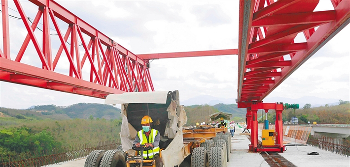 千方百计复工 争分夺秒赶工