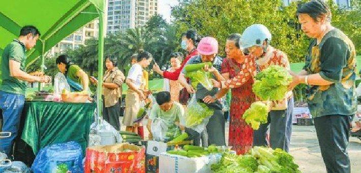 “消费助农·供销市集”走进社区