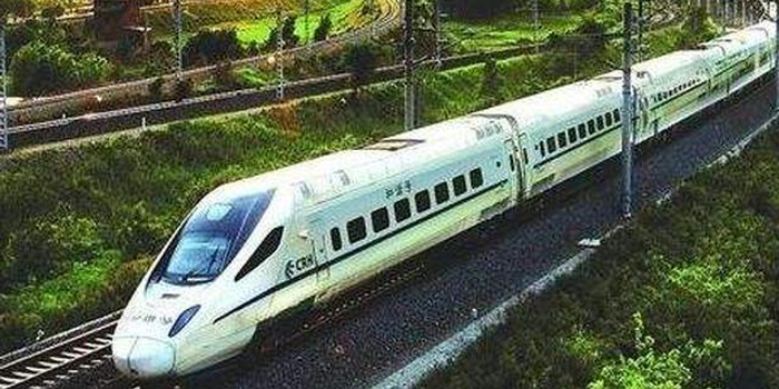 五一热门方向火车票难求 武铁加开首批临客17