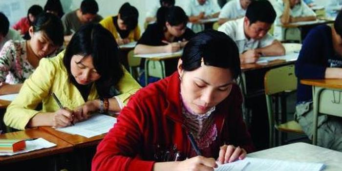 武汉两区首招合同制老师 黄陂年薪不低于10万