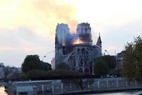 巴黎圣母院大火：整体建筑有望得以保存