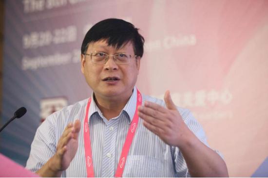 张成,教授,中山大学附属第一医院神经科副主任、主任医师
