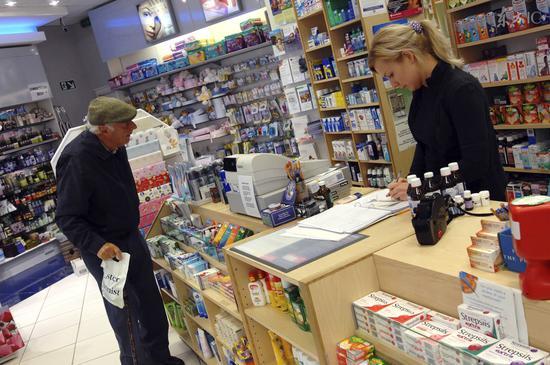 “养生大楼”里的老人:在堆满保健品的家中去世