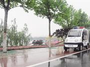 雨中坚守 与世园同在