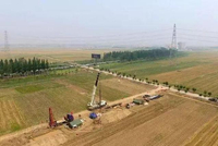 保定最繁华路段三层楼违建被拆除 号称最牛广