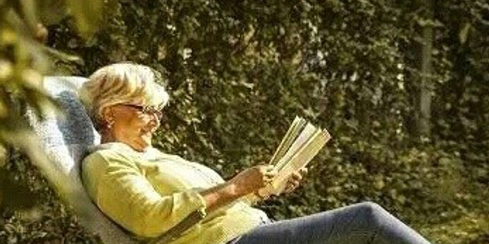 怎么晒太阳才能补到钙 w700h350z1l10t10ae2.jpg