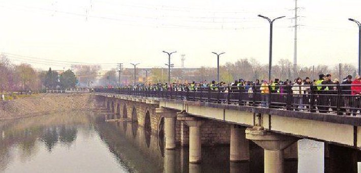 安阳桥庙会万人空巷鲸背观澜