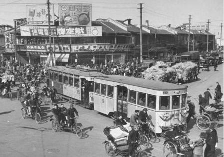 1947年的上海街市。