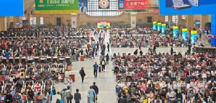 返程高峰日，哈铁预计发送旅客48万人次