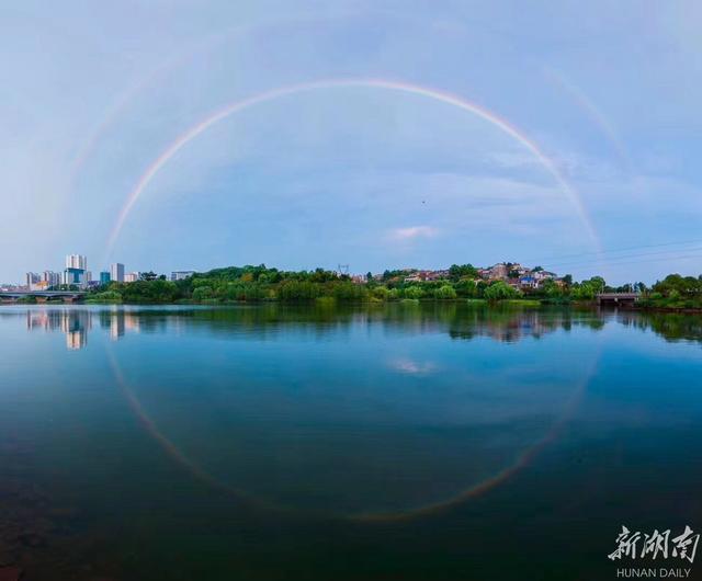 雨后晴天 岳阳天空挂"双彩虹"