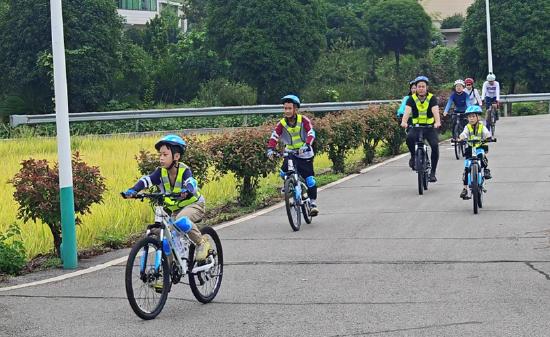 新春户外运动新趋势：溯溪、公路骑行要火老年人群“年轻化”