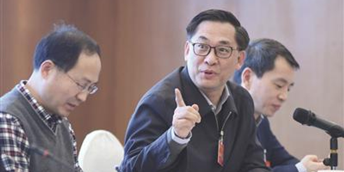 权健事件折射行业乱象 政协委员们怒斥伪科学