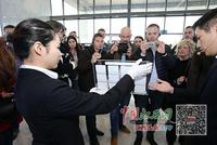 访社区、看企业…专题宣介会外国嘉宾在南昌参观考察