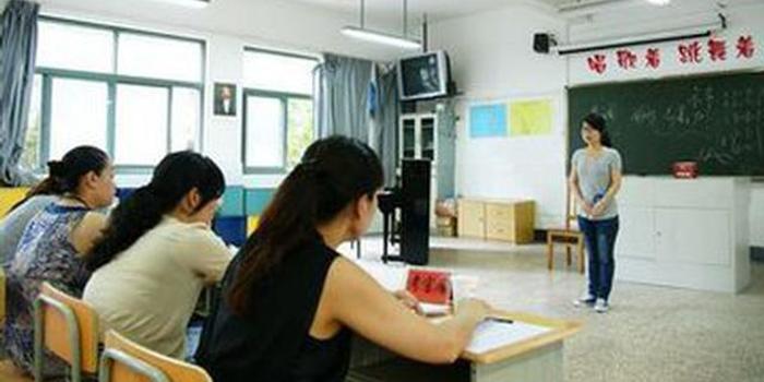 柳州教师招聘_本科生,考哪个学段教师资格证较好(2)