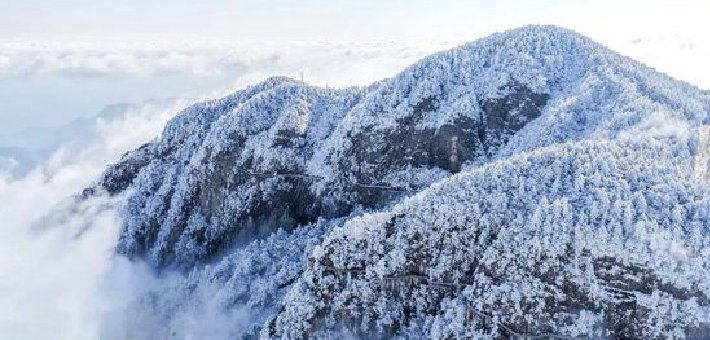 宜春明月山降雪引客来