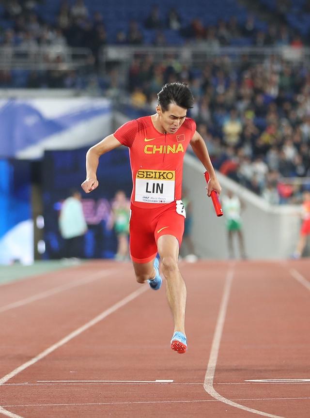 世界接力赛4x200男队破纪录