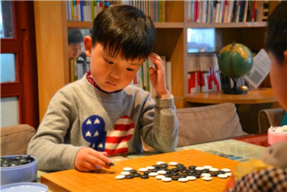 学棋少年