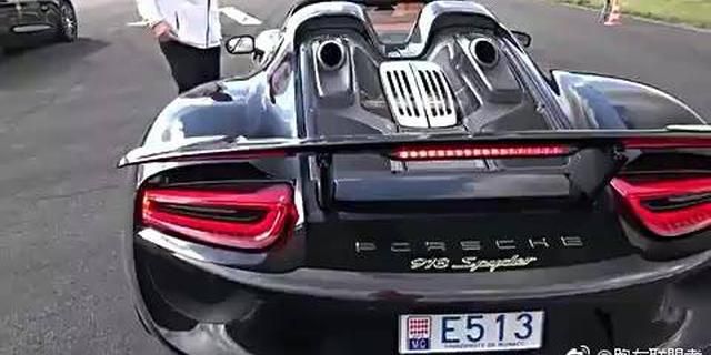  鹿死谁手？保时捷918 Spyder 拼大牛