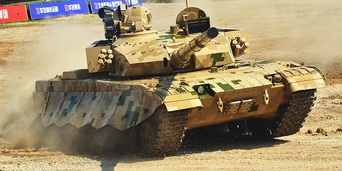 国产VT2坦克珠海起舞 大玩漂移裙带如翼