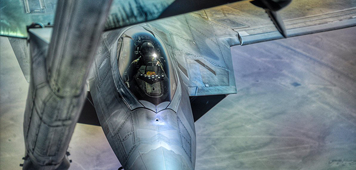 斗法开始!美俄空军争相公开在叙猛照