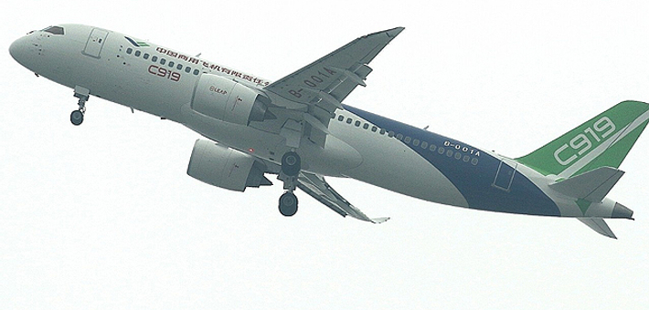 振奋人心!国产大飞机C919冲上云霄