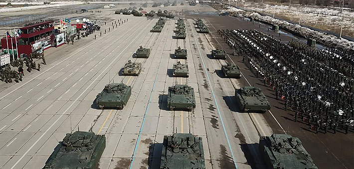 俄军进行阅兵彩排 多款新锐武器亮相