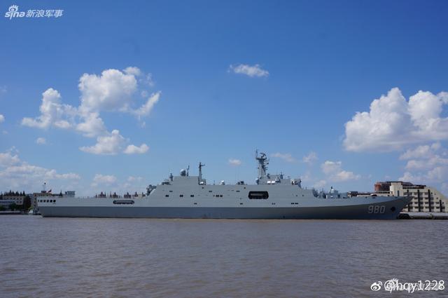 中国海军最新一艘071舰曝光