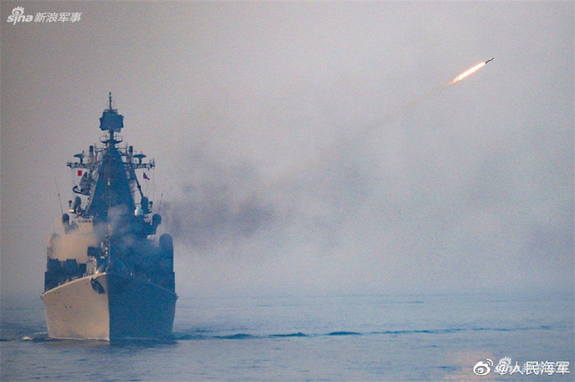 ֱ���ж����Ͼ��ݣ�˫���������л���ʵ��