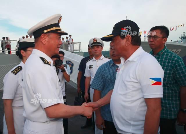 看了之后羡慕吧!杜特尔特参观解放军052C军舰