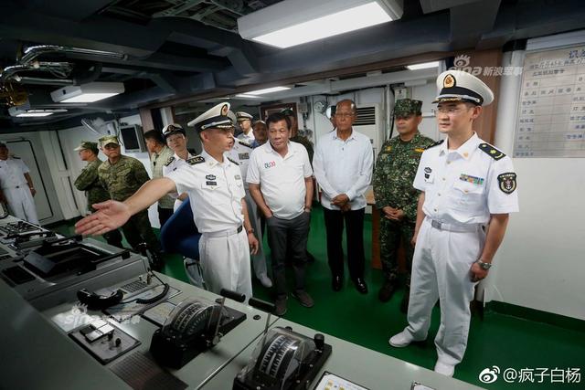看了之后羡慕吧!杜特尔特参观解放军052C军舰